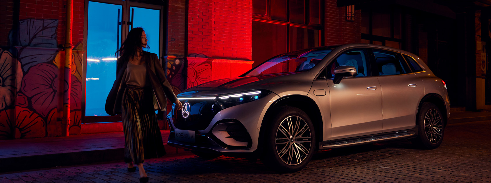 <p>EQS SUV</p>