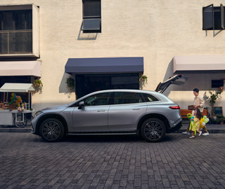 <p>EQS SUV</p>