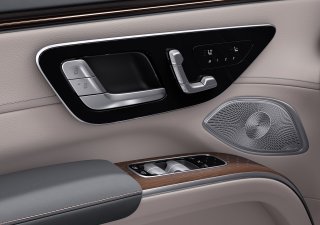 <p>EQS SUV</p>